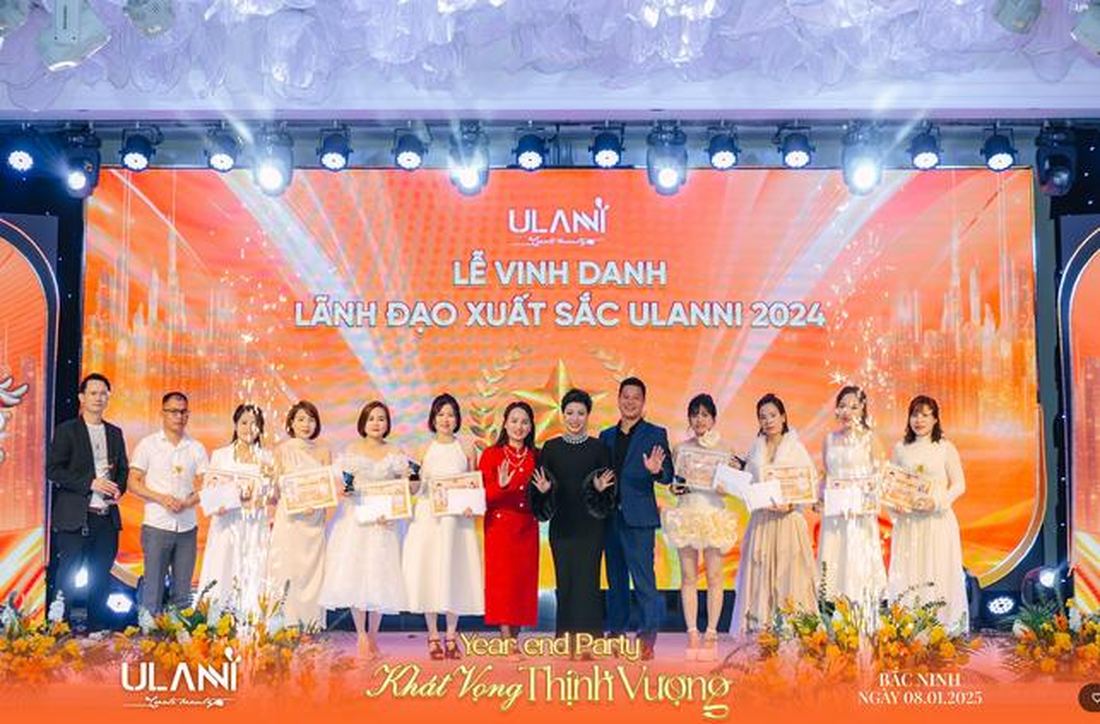 Lễ vinh danh Lãnh đạo xuất sắc ULANNII